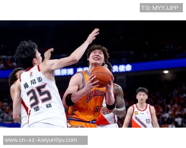 刘泽希表现出色14投6中斩获16分8篮板4助攻三分球命中率高达60